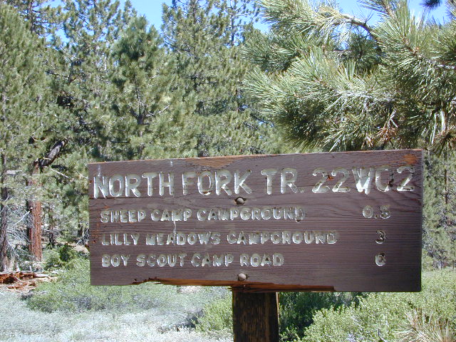 Hiking Pinos Signs